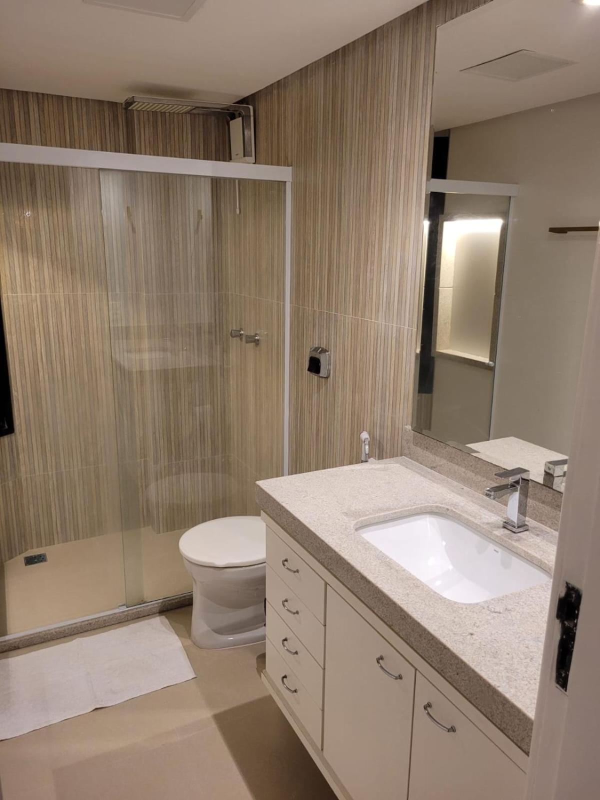 Flat Com Piscina, Academia E Vista O Mar * Vitoria